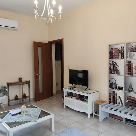 Park House -beside The Medieval Town Of Rhodes Apartament *