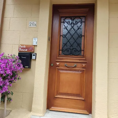 Apartman Park House -beside The Medieval Town Of Rhodes-free Parking