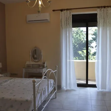 Apartment Park House -beside The Medieval Town Of Rhodes-free Parking *