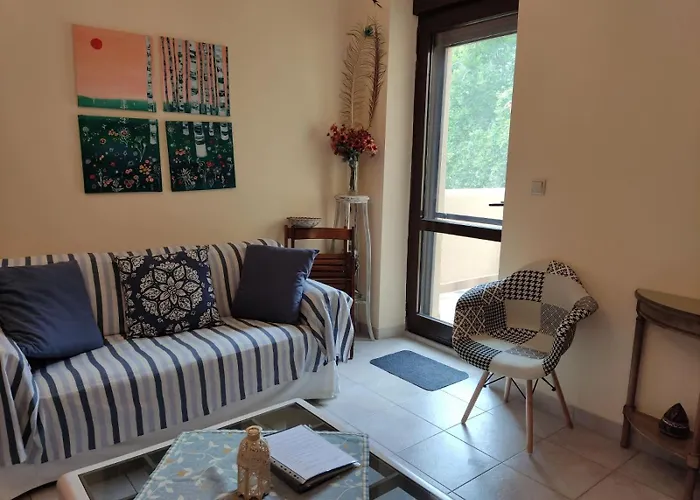 Park House -beside The Medieval Town Of Rhodes-free Parking شقة