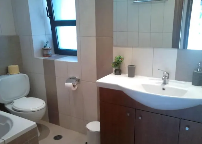 Park House -beside The Medieval Town Of Rhodes-free Parking Rhodes City