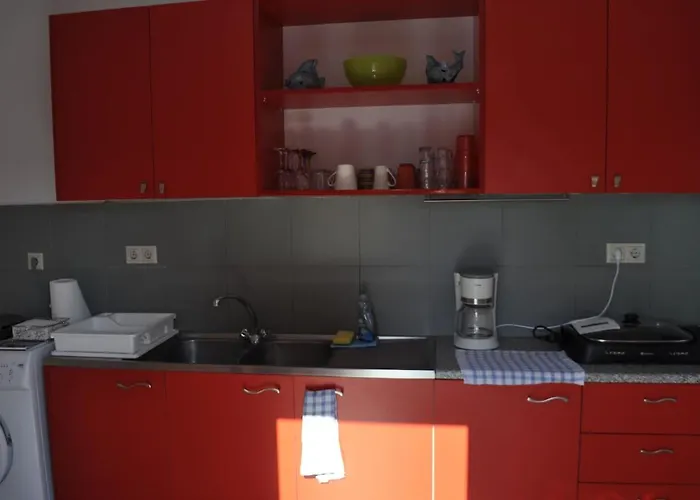 Park House -beside The Medieval Town Of Rhodes-free Parking