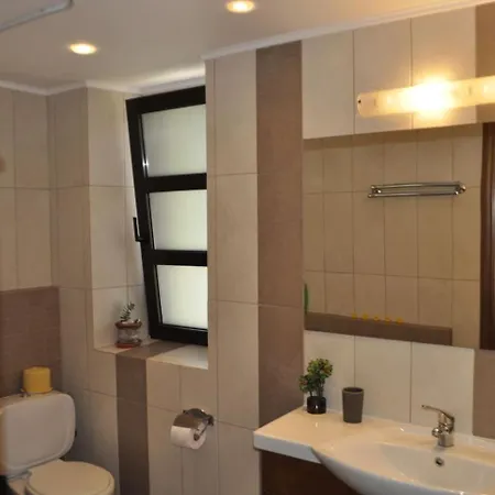 Park House -beside The Medieval Town Of Rhodes-free Parking