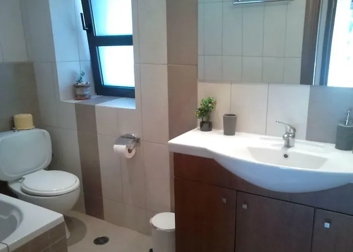 Park House -beside The Medieval Town Of Rhodes-free Parking Apartmán